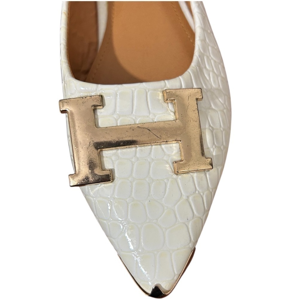 Women’s Off White Croc-Embossed Faux Leather Flats with “H” Gold Accent Sz 6.5 - Picture 9 of 13